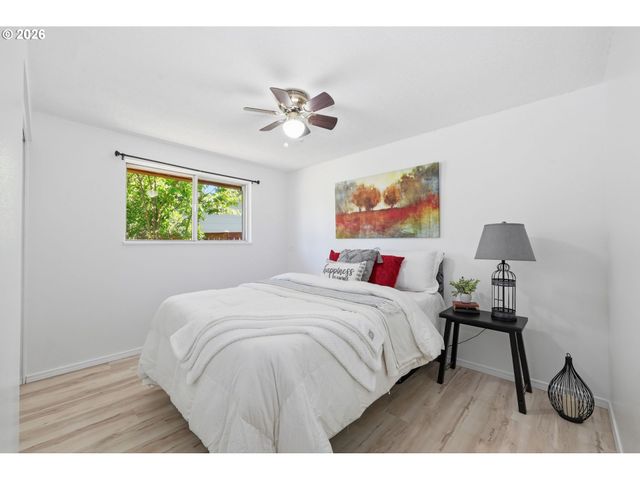 2250 W IRWIN Way, Eugene, OR 97402