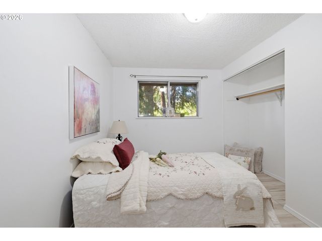 2250 W IRWIN Way, Eugene, OR 97402
