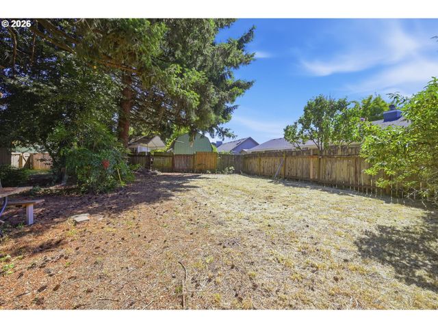 2250 W IRWIN Way, Eugene, OR 97402
