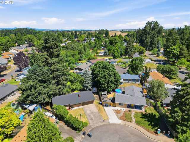 2250 W IRWIN Way, Eugene, OR 97402