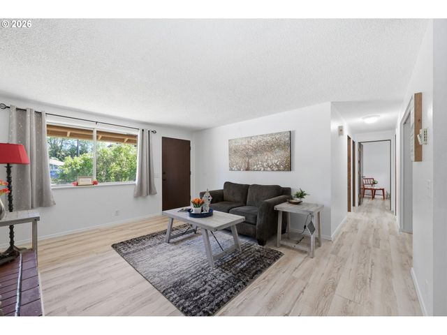 2250 W IRWIN Way, Eugene, OR 97402