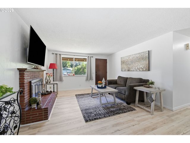 2250 W IRWIN Way, Eugene, OR 97402