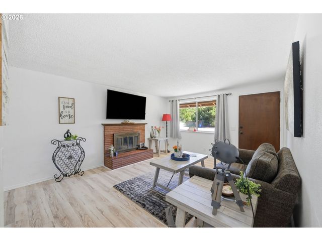 2250 W IRWIN Way, Eugene, OR 97402