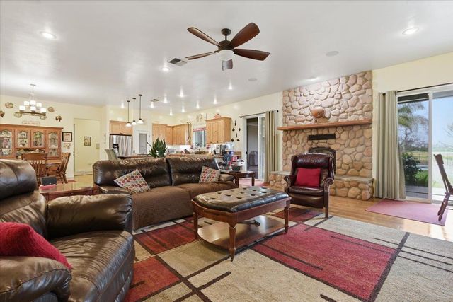 1979 Mcdonald Ave, Live Oak, CA 95953