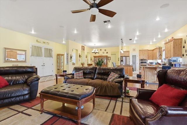 1979 Mcdonald Ave, Live Oak, CA 95953