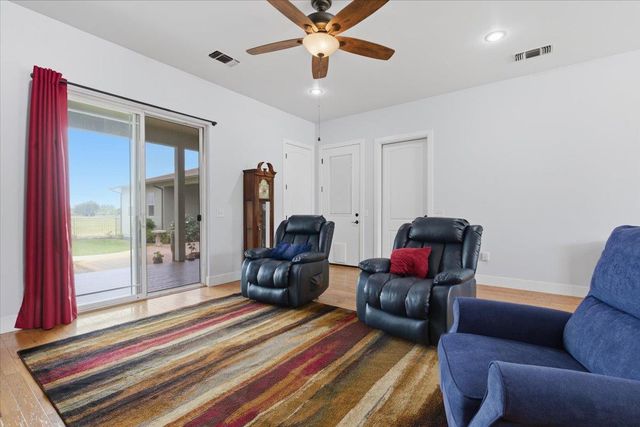 1979 Mcdonald Ave, Live Oak, CA 95953