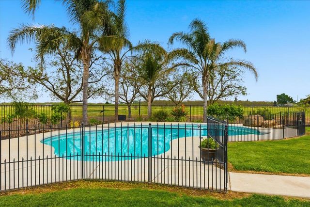 1979 Mcdonald Ave, Live Oak, CA 95953