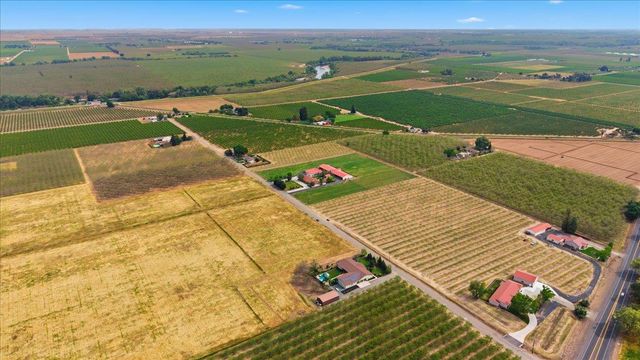 1979 Mcdonald Ave, Live Oak, CA 95953