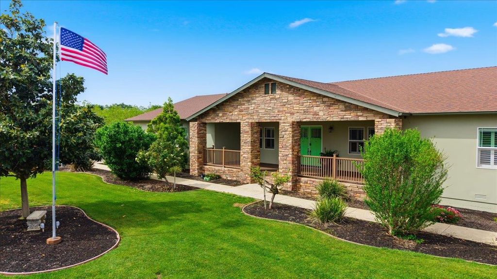 1979 Mcdonald Ave, Live Oak, CA 95953