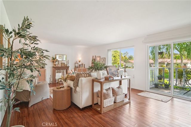 2402 Via Mariposa W 1E, Laguna Woods, CA 92637