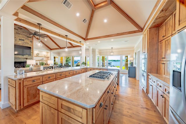 100 Lakeside Court, Malakoff, TX 75148