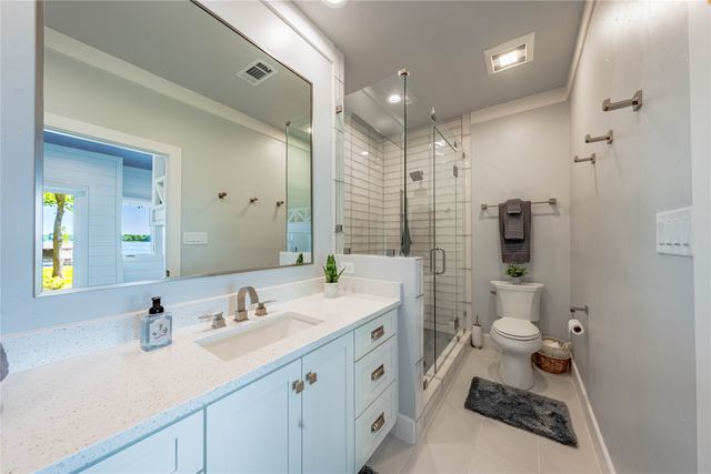 100 Lakeside Court, Malakoff, TX 75148