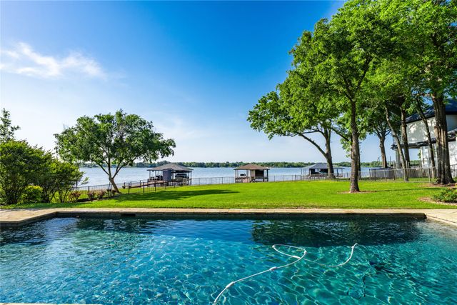 100 Lakeside Court, Malakoff, TX 75148
