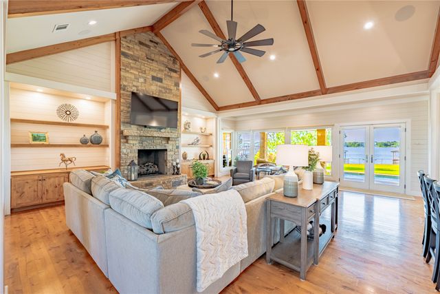 100 Lakeside Court, Malakoff, TX 75148