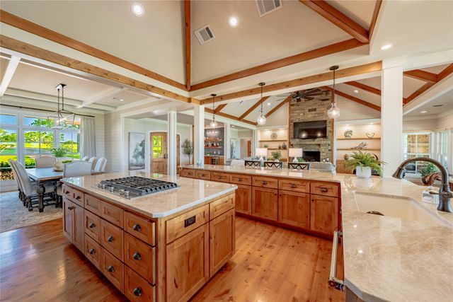 100 Lakeside Court, Malakoff, TX 75148