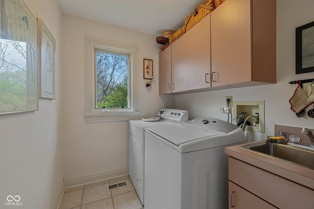 8438 Catamaran Drive, Indianapolis, IN 46236