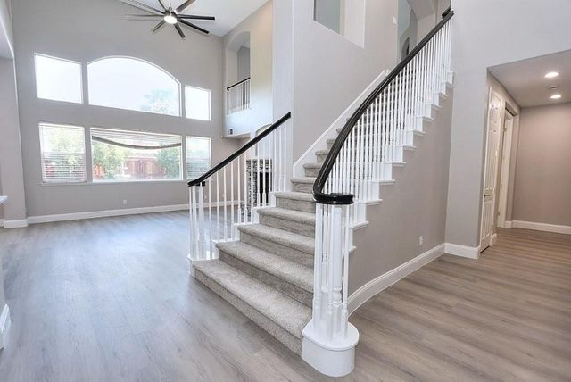 451 Hawkcrest Cir, Sacramento, CA 95835