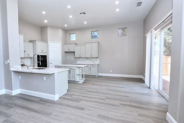 451 Hawkcrest Cir, Sacramento, CA 95835