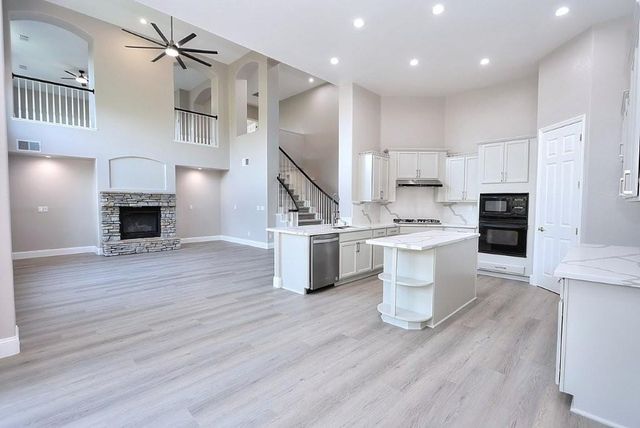 451 Hawkcrest Cir, Sacramento, CA 95835