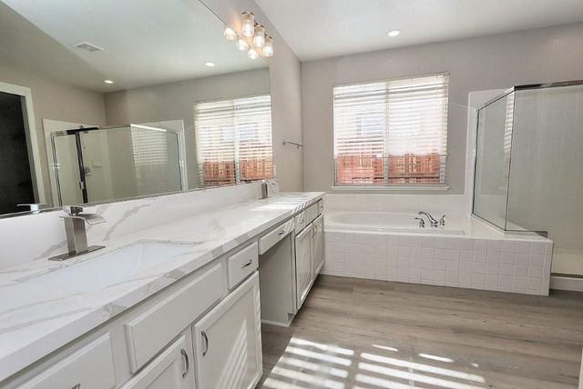 451 Hawkcrest Cir, Sacramento, CA 95835