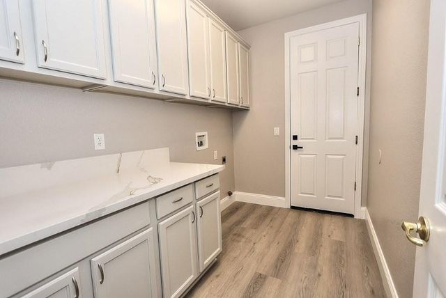 451 Hawkcrest Cir, Sacramento, CA 95835