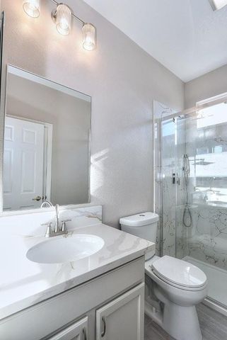 451 Hawkcrest Cir, Sacramento, CA 95835