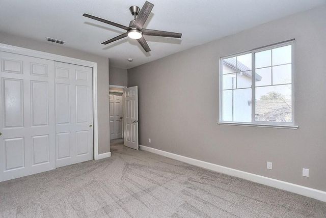 451 Hawkcrest Cir, Sacramento, CA 95835