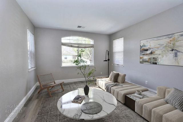 451 Hawkcrest Cir, Sacramento, CA 95835