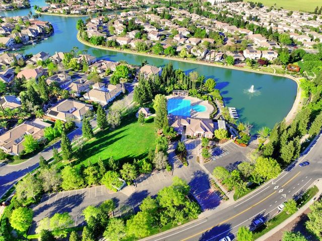 451 Hawkcrest Cir, Sacramento, CA 95835