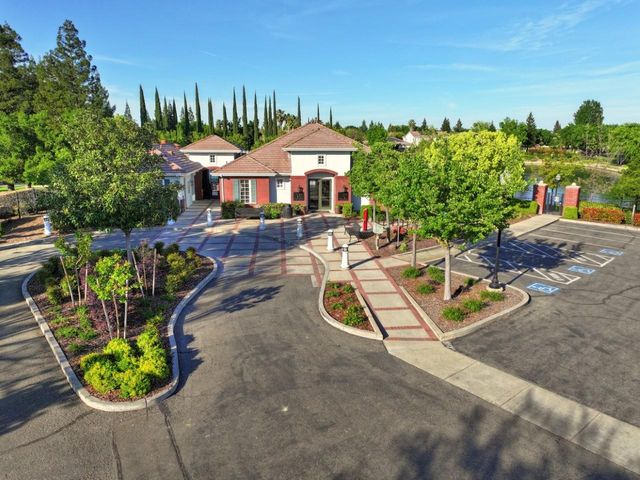 451 Hawkcrest Cir, Sacramento, CA 95835