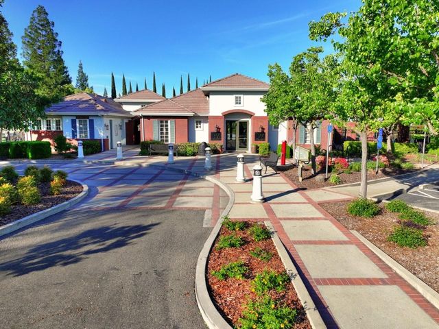 451 Hawkcrest Cir, Sacramento, CA 95835