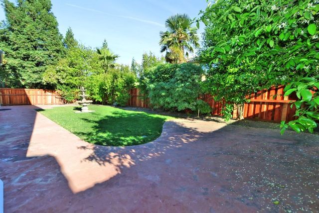 451 Hawkcrest Cir, Sacramento, CA 95835