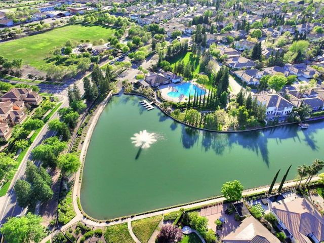 451 Hawkcrest Cir, Sacramento, CA 95835
