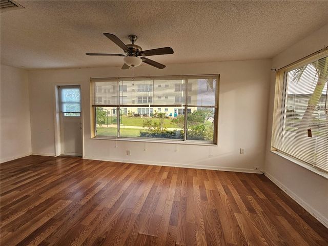 2850 59TH STREET S 115, St Petersburg, FL 33707