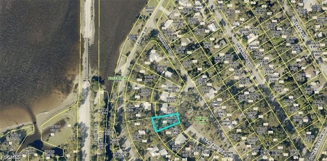 221 Avacado CT, Fort Myers, FL 33905