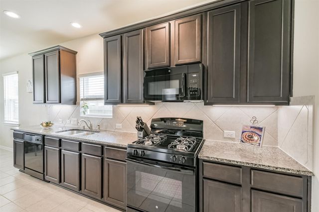 341 Gallant Fox Way, Woodbranch, TX 77357