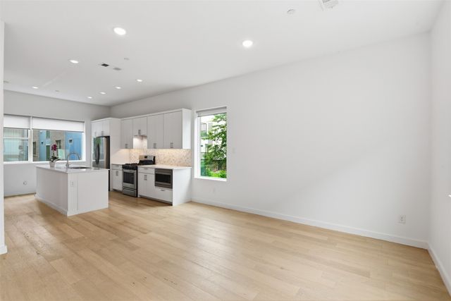 427 W 10th Street 803, Dallas, TX 75208