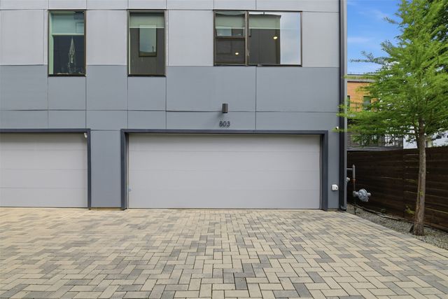 427 W 10th Street 803, Dallas, TX 75208