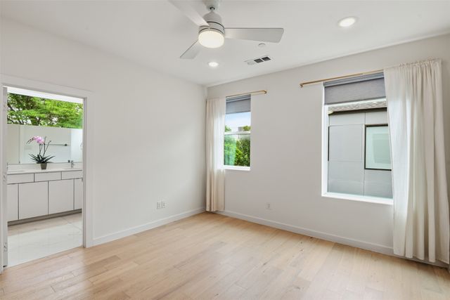 427 W 10th Street 803, Dallas, TX 75208