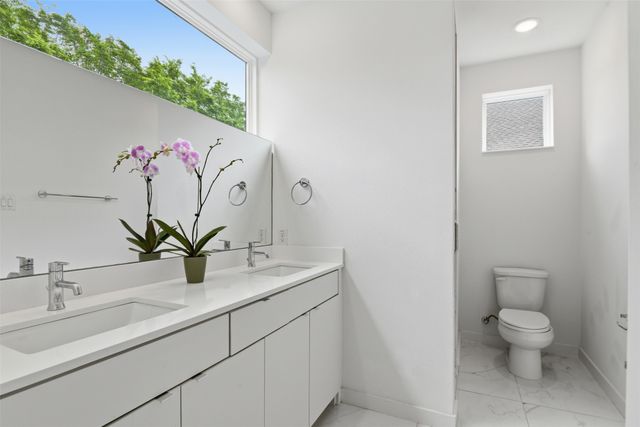 427 W 10th Street 803, Dallas, TX 75208