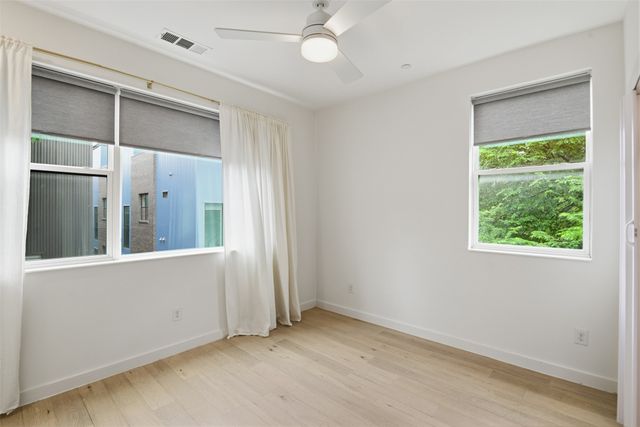 427 W 10th Street 803, Dallas, TX 75208