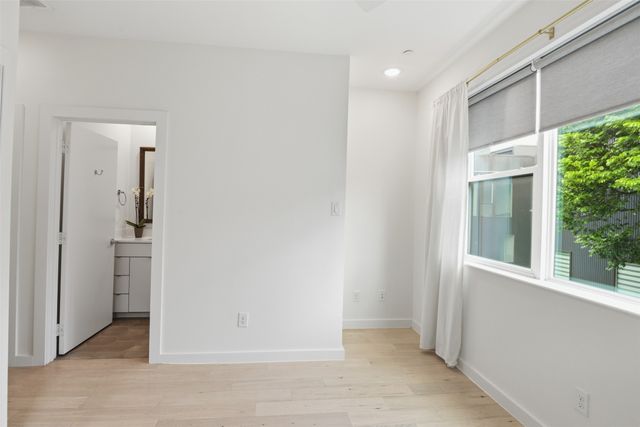 427 W 10th Street 803, Dallas, TX 75208