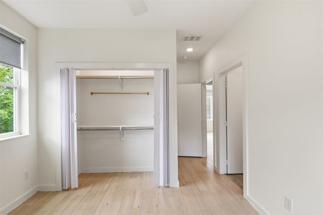 427 W 10th Street 803, Dallas, TX 75208