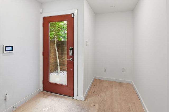 427 W 10th Street 803, Dallas, TX 75208