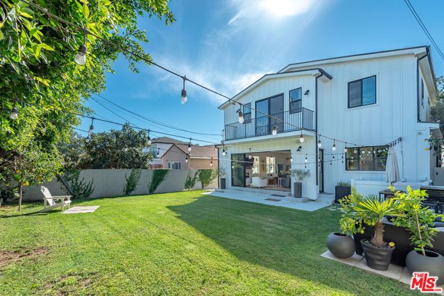 8308 Mcconnell Avenue, Los Angeles, CA 90045