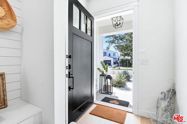 8308 Mcconnell Avenue, Los Angeles, CA 90045