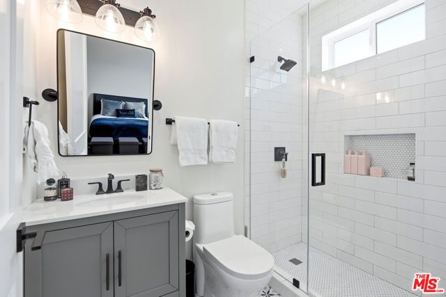 8308 Mcconnell Avenue, Los Angeles, CA 90045
