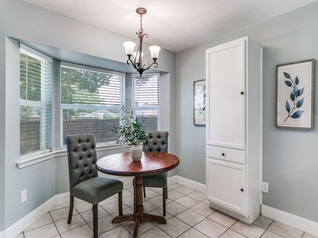 1605 Bedford Oaks Drive, Bedford, TX 76021