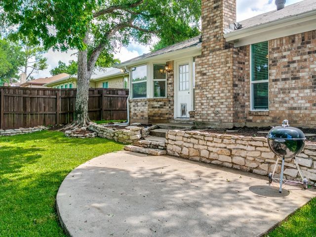 1605 Bedford Oaks Drive, Bedford, TX 76021