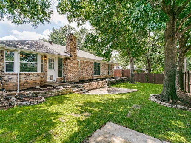 1605 Bedford Oaks Drive, Bedford, TX 76021